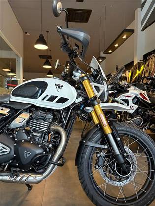 TRIUMPH SCRAMBLER 400 XC 